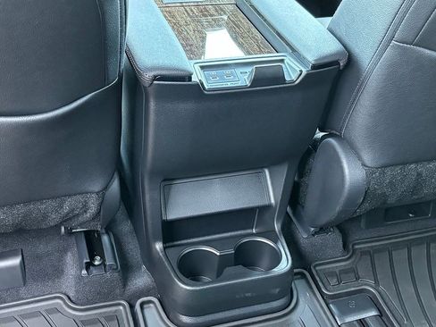 Used 2026 Toyota Sienna Limited FWD image 17