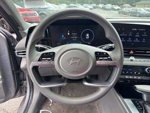 Used 2024 Hyundai Elantra SEL FWD image 14