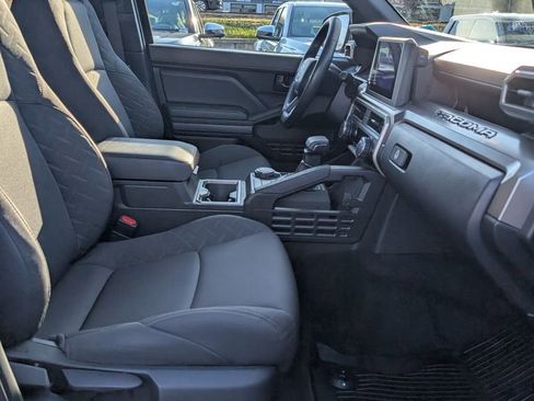 Certified 2024 Toyota Tacoma SR5 AWD/4WD image 19