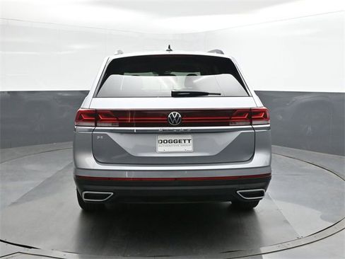 New 2026 Volkswagen Atlas SE image 8