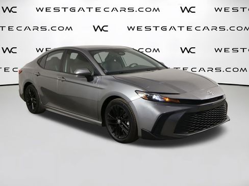 Used 2025 Toyota Camry SE w/ Convenience Package FWD image 45