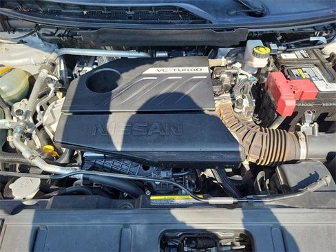 Used 2022 Nissan Rogue SL w/ SL Premium Package image 18