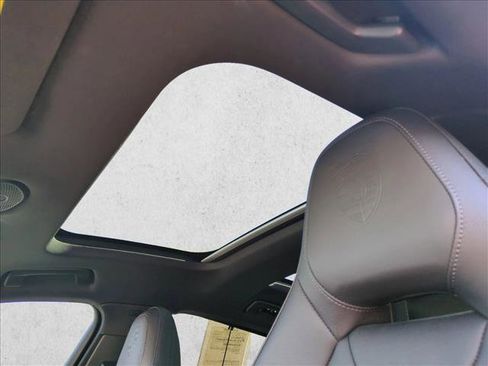 Used 2024 Porsche Panamera image 16