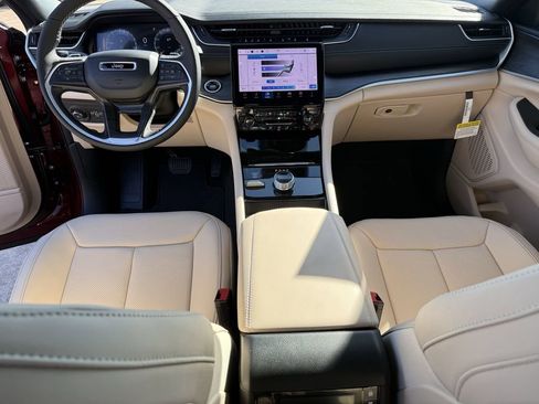 New 2025 Jeep Grand Cherokee L Limited w/ Luxury Tech Group II image 26