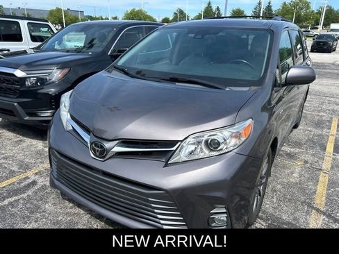 Used 2020 Toyota Sienna XLE w/ XLE Navigation Package AWD/4WD image 1