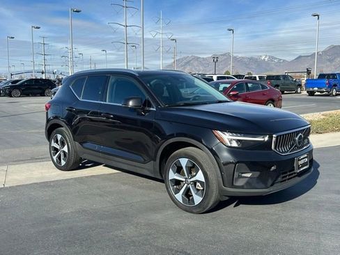 Used 2024 Volvo XC40 B5 Plus AWD/4WD image 27