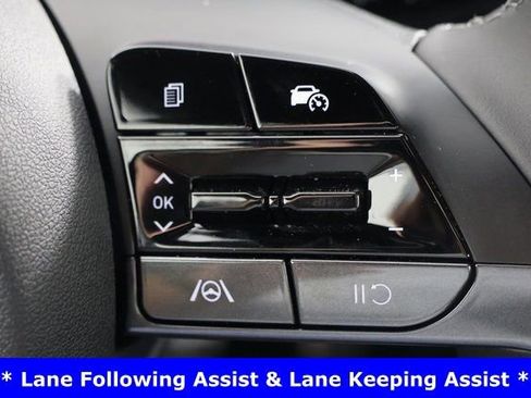 Certified 2025 Hyundai Elantra Sport image 12