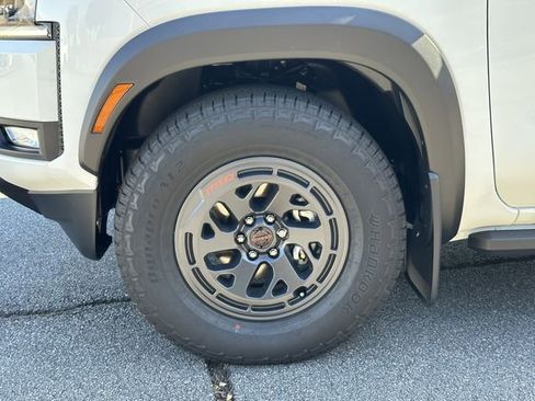 New 2026 Nissan Frontier Pro-X w/ Pro-X Convenience Package RWD image 12