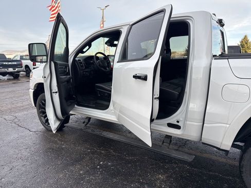 New 2025 RAM 1500 Limited image 12