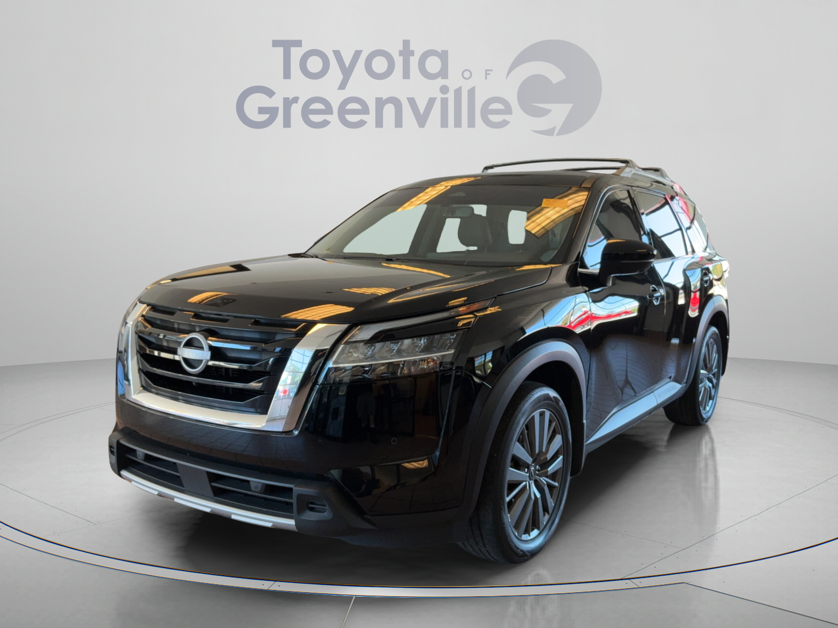 Used 2024 Nissan Pathfinder SL w/ SL Premium Package FWD image 1