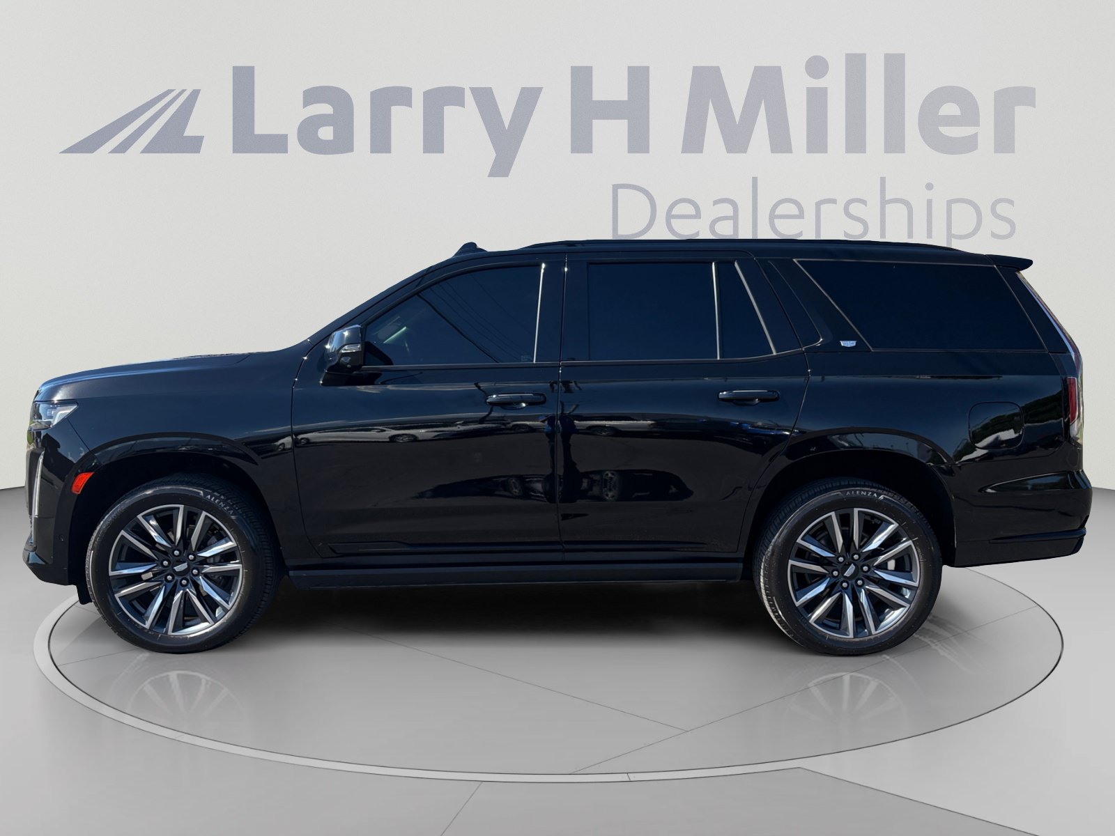 Used 2021 Cadillac Escalade Sport Platinum AWD/4WD image 2