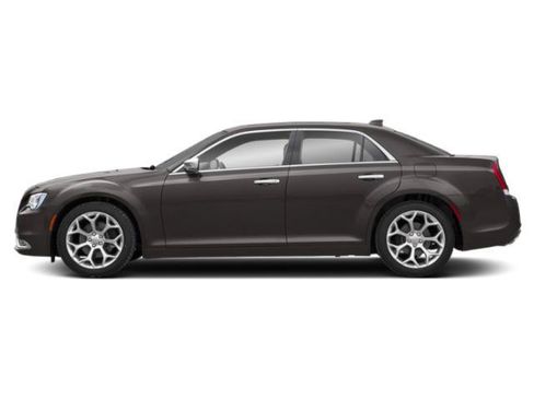 Used 2018 Chrysler 300 C w/ Sun, Sound & Nav Package RWD image 6