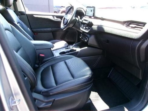 Certified 2022 Ford Escape SEL AWD/4WD image 4