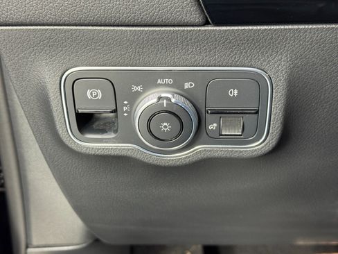 Used 2021 Mercedes-Benz GLA 35 AMG 4MATIC w/ Premium Package image 18