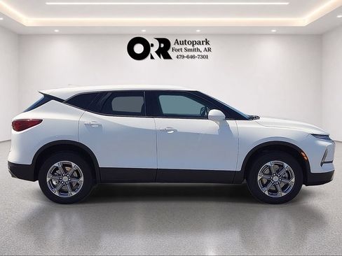 Used 2025 Chevrolet Blazer LT FWD image 5