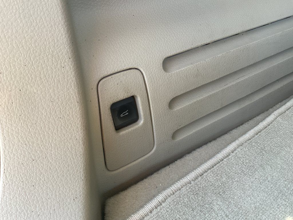 Used 2014 Lincoln MKX FWD w/ Equipment Group 102A image 11