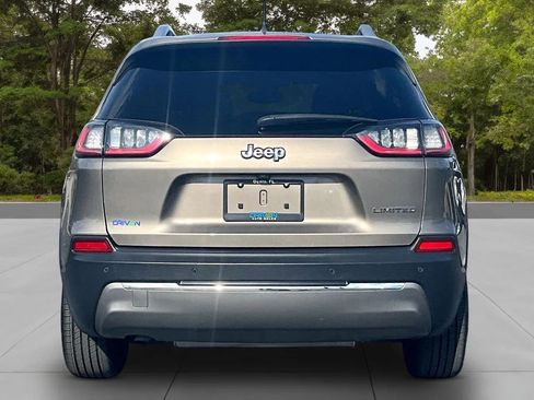 Used 2019 Jeep Cherokee Limited image 4