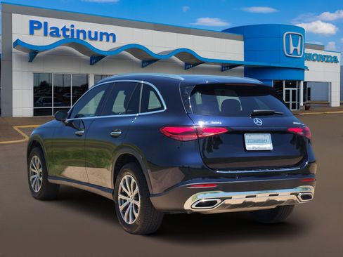 Used 2023 Mercedes-Benz GLC 300 image 5