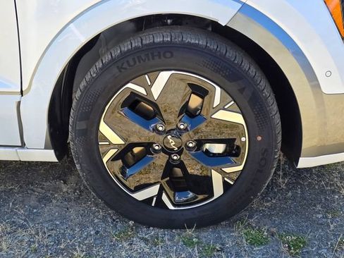 New 2026 Kia Niro Wave w/ Wave Preserve Package FWD image 9