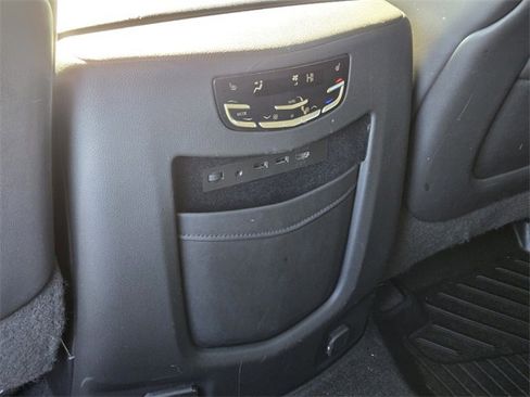 Used 2019 Cadillac Escalade ESV Premium Luxury image 17