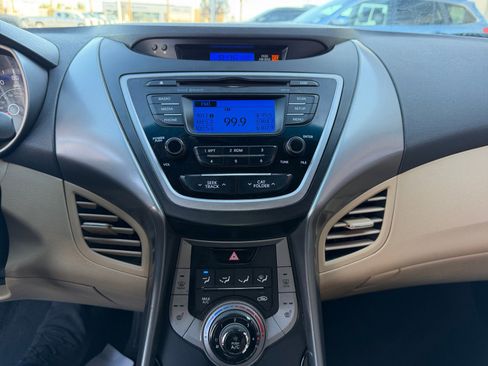 Used 2013 Hyundai Elantra GLS w/ Preferred Pkg image 28