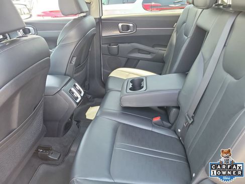 Used 2024 Kia Sorento S AWD/4WD image 11