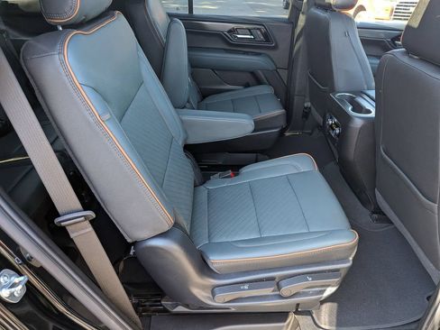 Used 2025 GMC Yukon AT4 AWD/4WD image 22