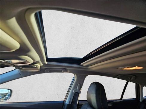 Used 2019 Subaru Crosstrek 2.0i Limited w/ Moonroof Package w/Navigation image 16