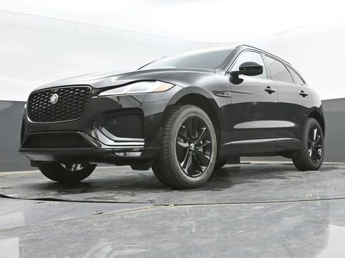 New 2026 Jaguar F-PACE R-Dynamic S image 31