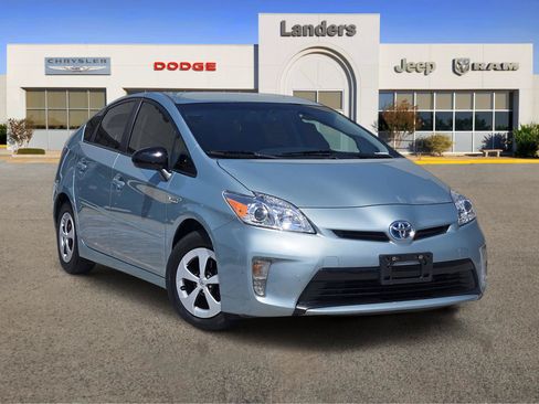 Used 2014 Toyota Prius Two FWD image 1