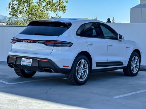 Certified 2023 Porsche Macan image 8