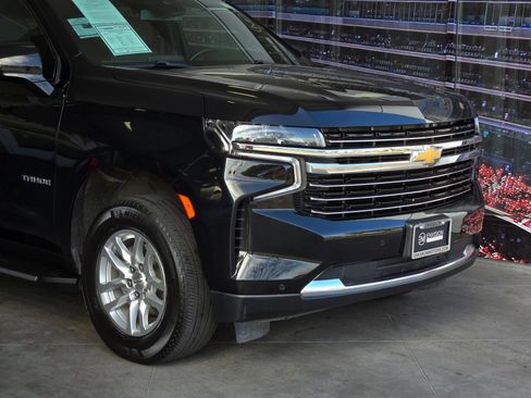 Used 2024 Chevrolet Tahoe LT RWD image 2
