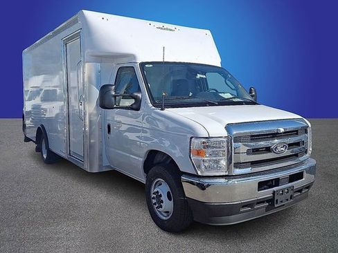 New 2026 Ford E-350 and Econoline 350 Super Duty w/ Power Equipment Group RWD image 3