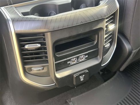 New 2026 RAM 1500 4x4 Crew Cab image 29