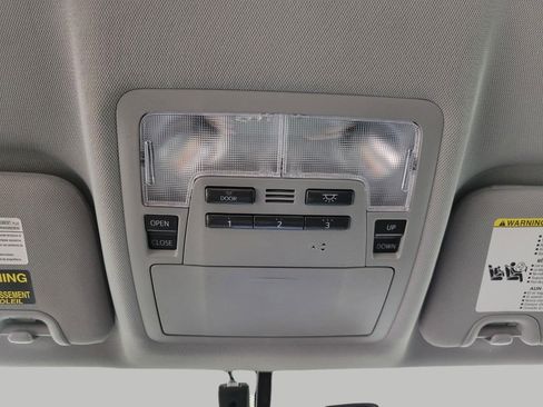 Used 2014 Toyota Highlander XLE image 19