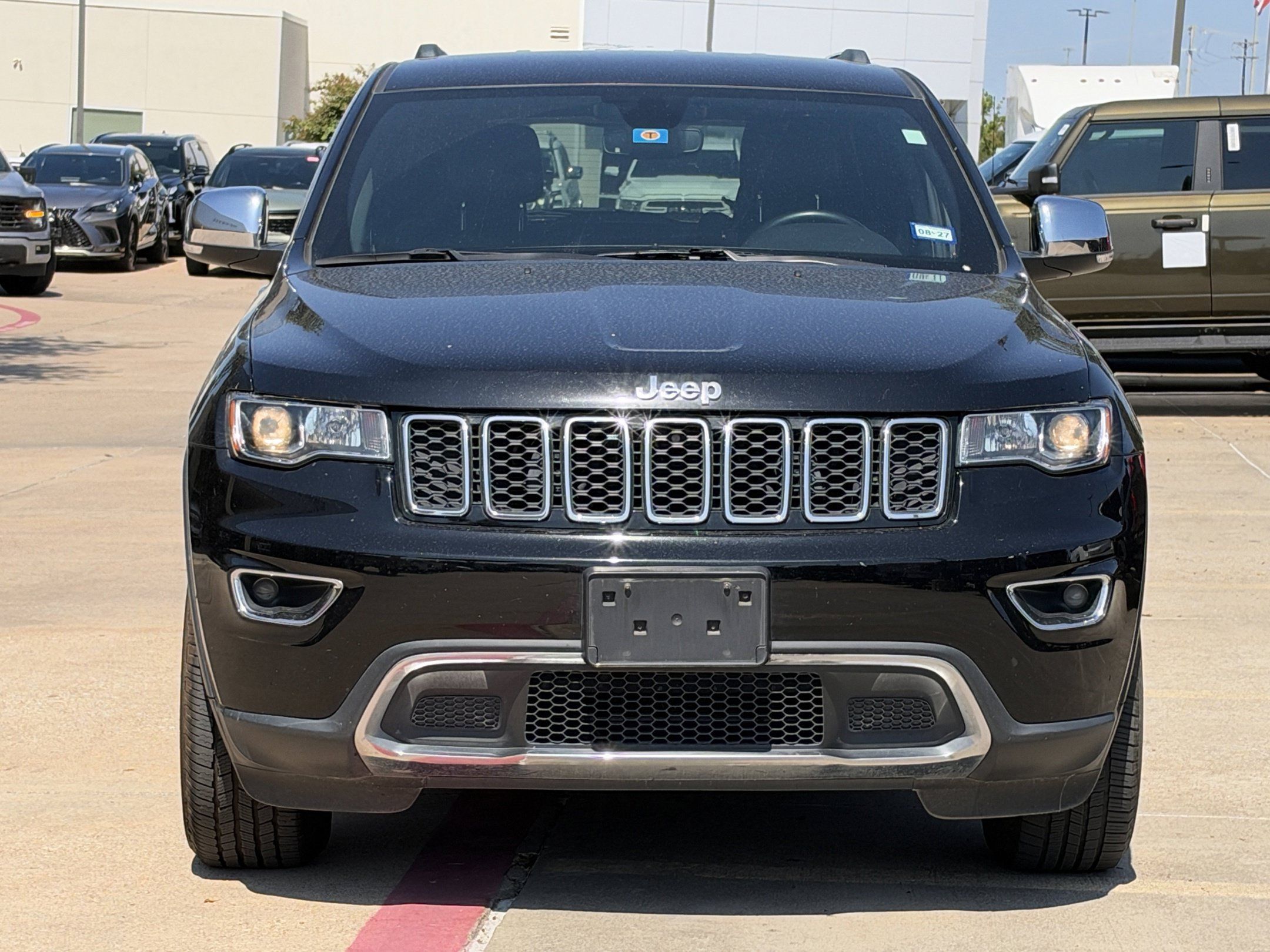 Used 2019 Jeep Grand Cherokee Limited AWD/4WD image 10