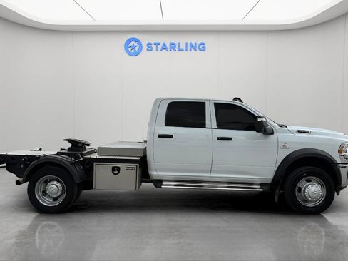 Used 2024 RAM 5500 Tradesman w/ Chrome Appearance Group AWD/4WD image 11