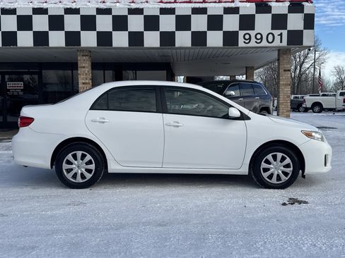 Used 2011 Toyota Corolla LE image 8