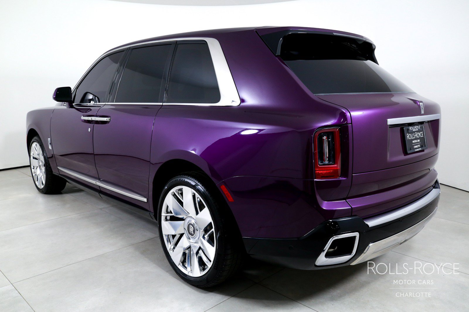 Certified 2025 Rolls-Royce Cullinan AWD/4WD image 8