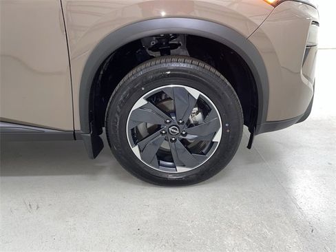 Certified 2024 Nissan Rogue SV w/ SV Premium Package image 14