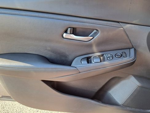 Used 2023 Nissan Sentra SV image 21