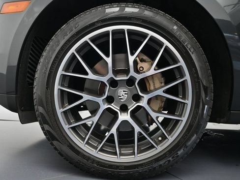 Certified 2018 Porsche Macan S AWD/4WD image 33