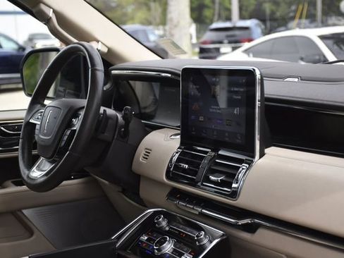 Used 2020 Lincoln Navigator L Reserve w/ Luxury Package AWD/4WD image 30