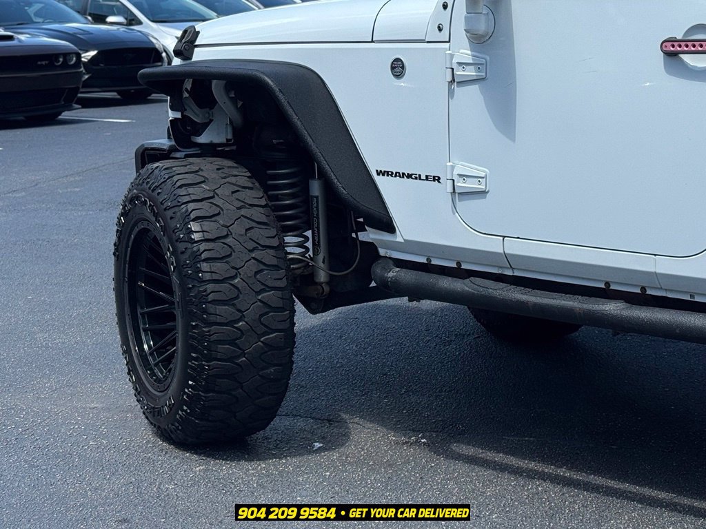 Used 2016 Jeep Wrangler Sahara w/ Connectivity Group AWD/4WD image 5