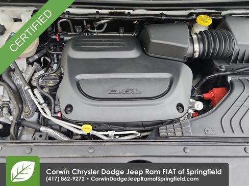 Certified 2024 Chrysler Pacifica Touring-L FWD image 33