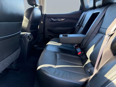 Used 2017 Nissan Rogue Sport SL image 36