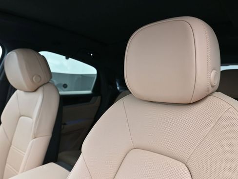 New 2026 Porsche Cayenne S image 16