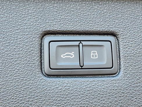 Used 2023 Audi Q7 Premium Plus w/ Premium Plus Package image 30