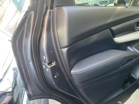 Used 2019 Subaru Ascent Limited AWD/4WD image 15