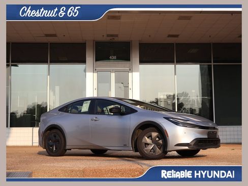 Used 2024 Toyota Prius LE AWD/4WD image 1